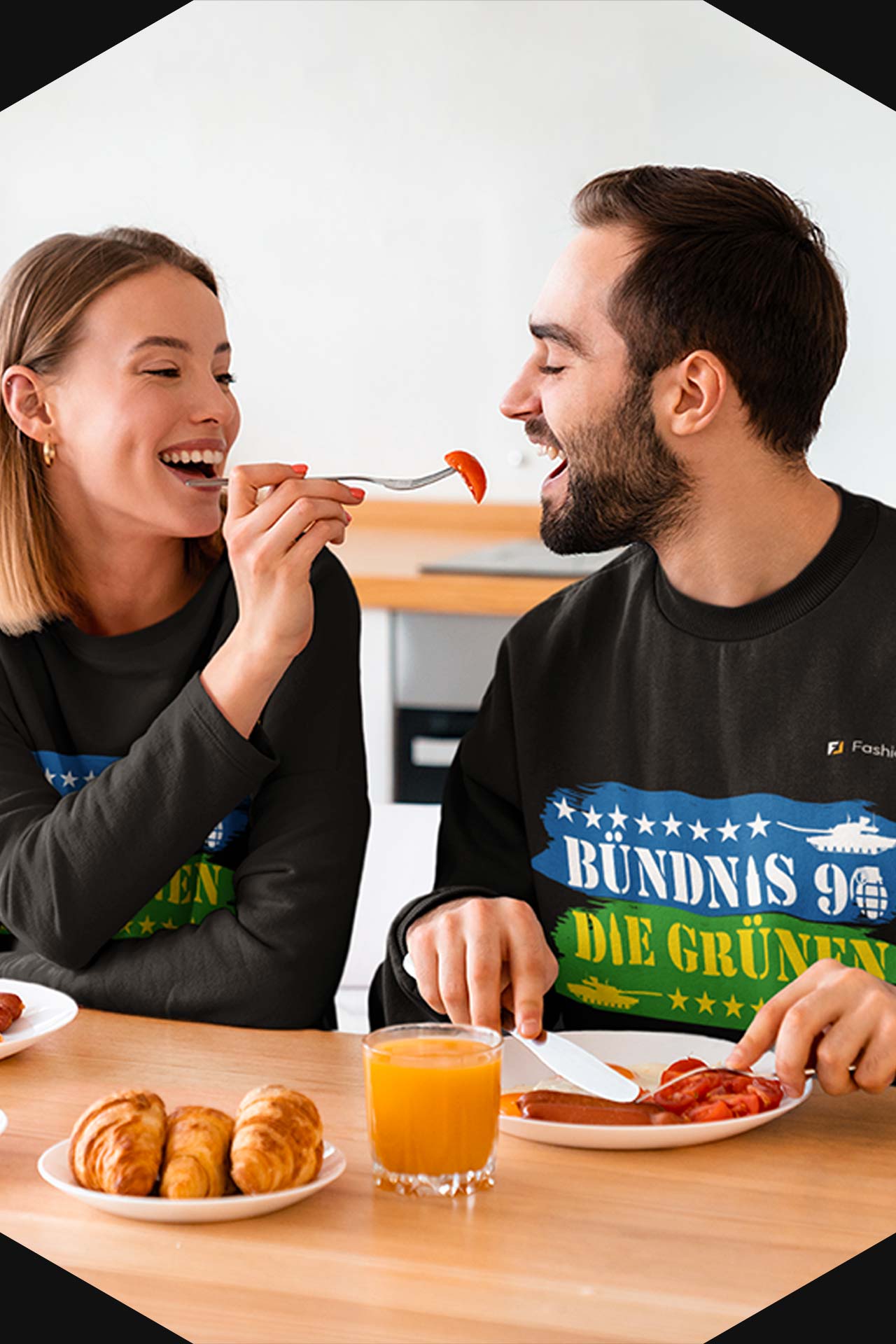 UnisexLeak Sweater - Green War